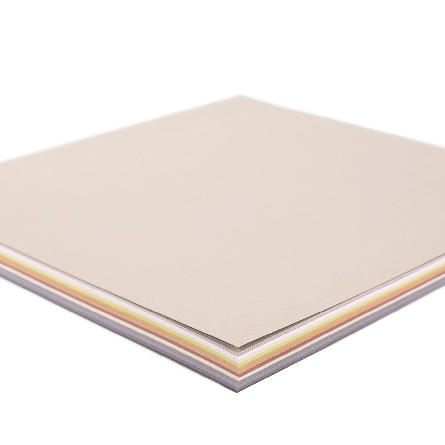 Crealive Cardstock Basic 216 g/m2 - 12’’ x 12’’ - Erdtöne (60 Cardstock)

Spezifikationen:
•	12’’ x 12’’ (30.5 cm x 30.5 cm)
•	216 g/m2
•	beidseitig farbig (voll durchgefärbt)
•	beschreibbar
•	säurefrei
•	glatt mit leicht rauer Oberfläche
 
Inhalt:
•	5 x Cardstock White
•	5 x Cardstock Pudding
•	5 x Cardstock Cool Grey
•	5 x Cardstock Anise
•	5 x Cardstock Acacia
•	5 x Cardstock Tin
•	5 x Cardstock Black
•	5 x Cardstock Anthracite
•	5 x Cardstock Graphite
•	5 x Cardstock Concrete
•	5 x Cardstock Brick
•	5 x