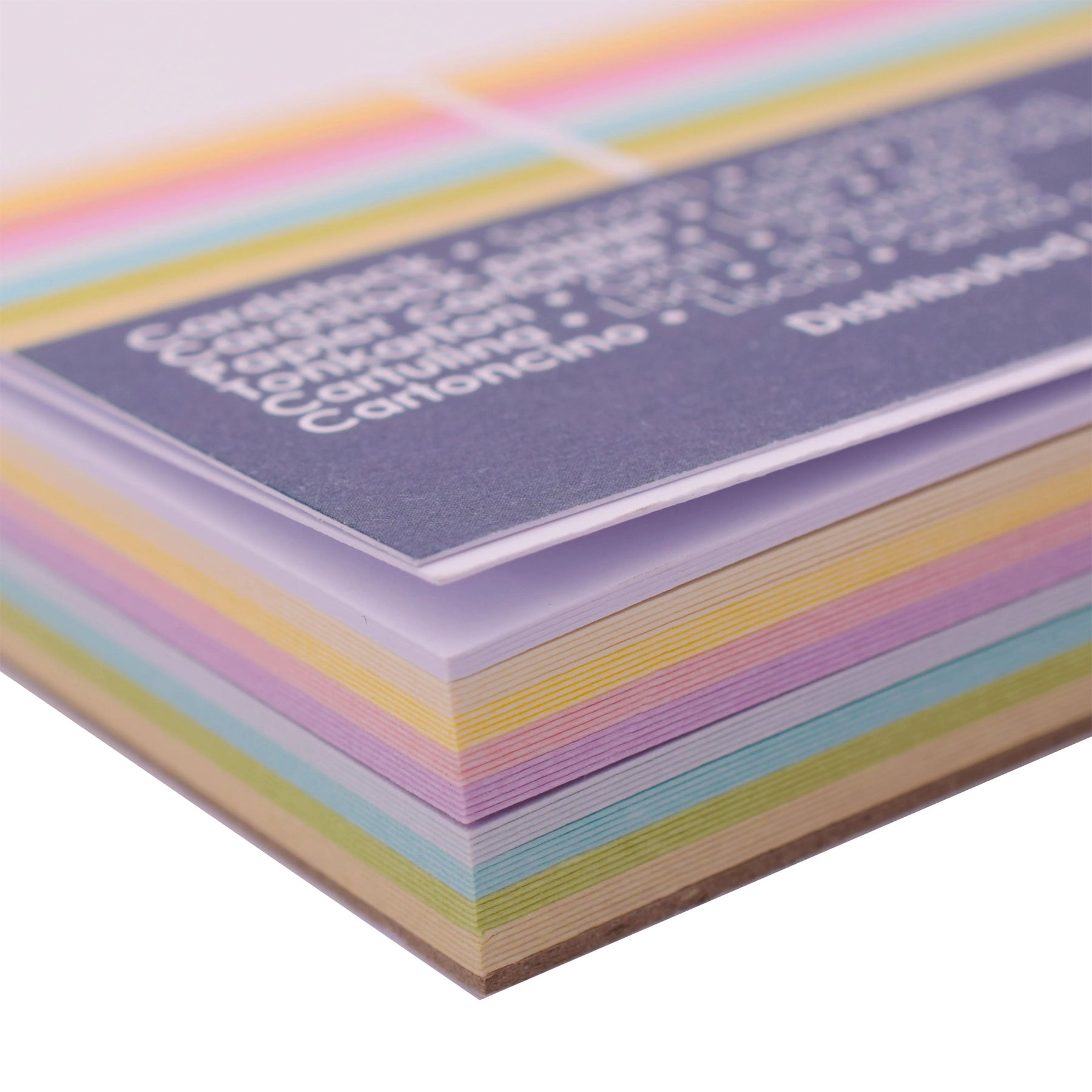 Crealive Label Block - Pastels

Spezifikationen:
•	135 Etiketten
•	216 g/m2
•	9 Farben
•	Grössen: 3.7 x 15 cm, 5 x 15 cm und 6.3 x 15 cm
•	beidseitig farbig (voll durchgefärbt)
•	beschreibbar
•	säurefrei
•	glatt mit leicht rauer Oberfläche
 
Diese Labels sind geeignet für:
•	Etiketten
•	Karten-Verzierungen
•	Plotten
•	Stanzen
•	Prägen
•	Scrapbooking
•	Journaling
•	Mixed Media
 
Dieser Label Block besteht aus stabilem Papier, das eine ideale Grundlage für Etiketten mit Handlettering, Zeichnen, Skizzieren und