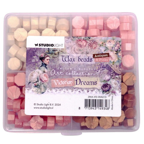 Crealive Wachsperlen - Victorian Dreams Pink
Verziere deine Briefe, Karten und Verpackungen mit traumhaften Siegel aus diesen Wachsperlen. In diesem Set sind vier viktorianische Farben enthalten, die deinen Bastelwerken einen ganz besonders edlen Touch verleihen.
 
Inhalt:
•	1 Box à ca. 160 Stück Wachsperlen (je Farbe ca. 40 Stück)
 
Die Wachsperlen sind geeignet für:
•	Siegel
•	Highlights auf Karten oder Verpackungen
 
Spezifikationen:
•	Siegelwachs
•	ca. 160 schimmernde Wachsperlen
•	Farben: Creme, Hellro