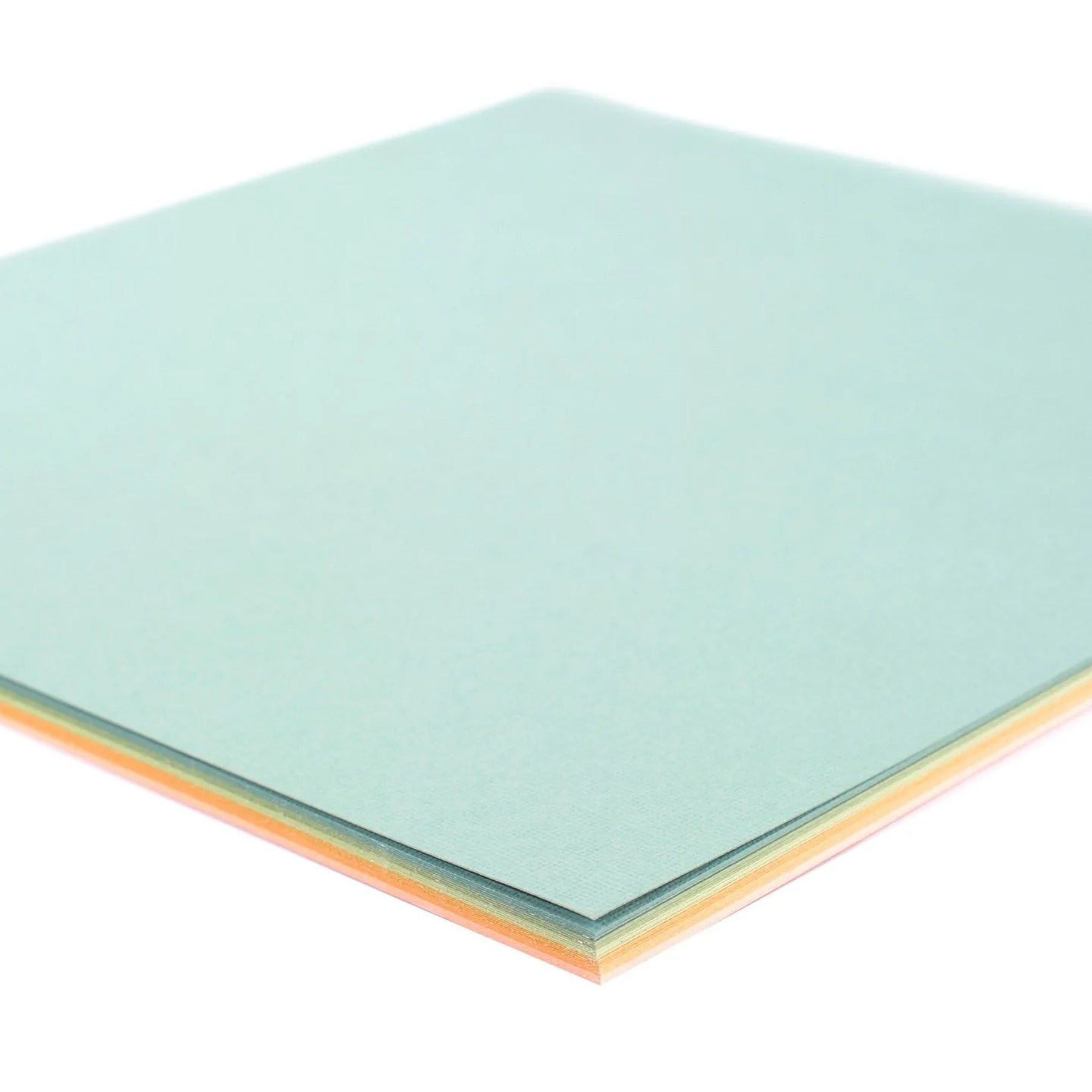 Crealive Cardstock Basic Multipack 216 g/m2 - 12’’ x 12’’ - Strand Strukturiert (24 Cardstock)

Spezifikationen:
•	12’’ x 12’’ (30.5 cm x 30.5 cm)
•	216 g/m2
•	beidseitig farbig (voll durchgefärbt)
•	beschreibbar
•	säurefrei
•	strukturierte Oberfläche
 
Inhalt:
•	24 x Cardstock Basic 216 g/m2
•	4 x 6 Farben
 
Dieses Cardstock / Bastelpapier ist geeignet für:
•	Karten
•	Karten-Verzierungen
•	Plotten
•	Stanzen
•	Prägen
•	Geschenkboxen
•	Bastelpapier für die Schule oder Kindergarten
•	Scrapbooking
•	Journaling