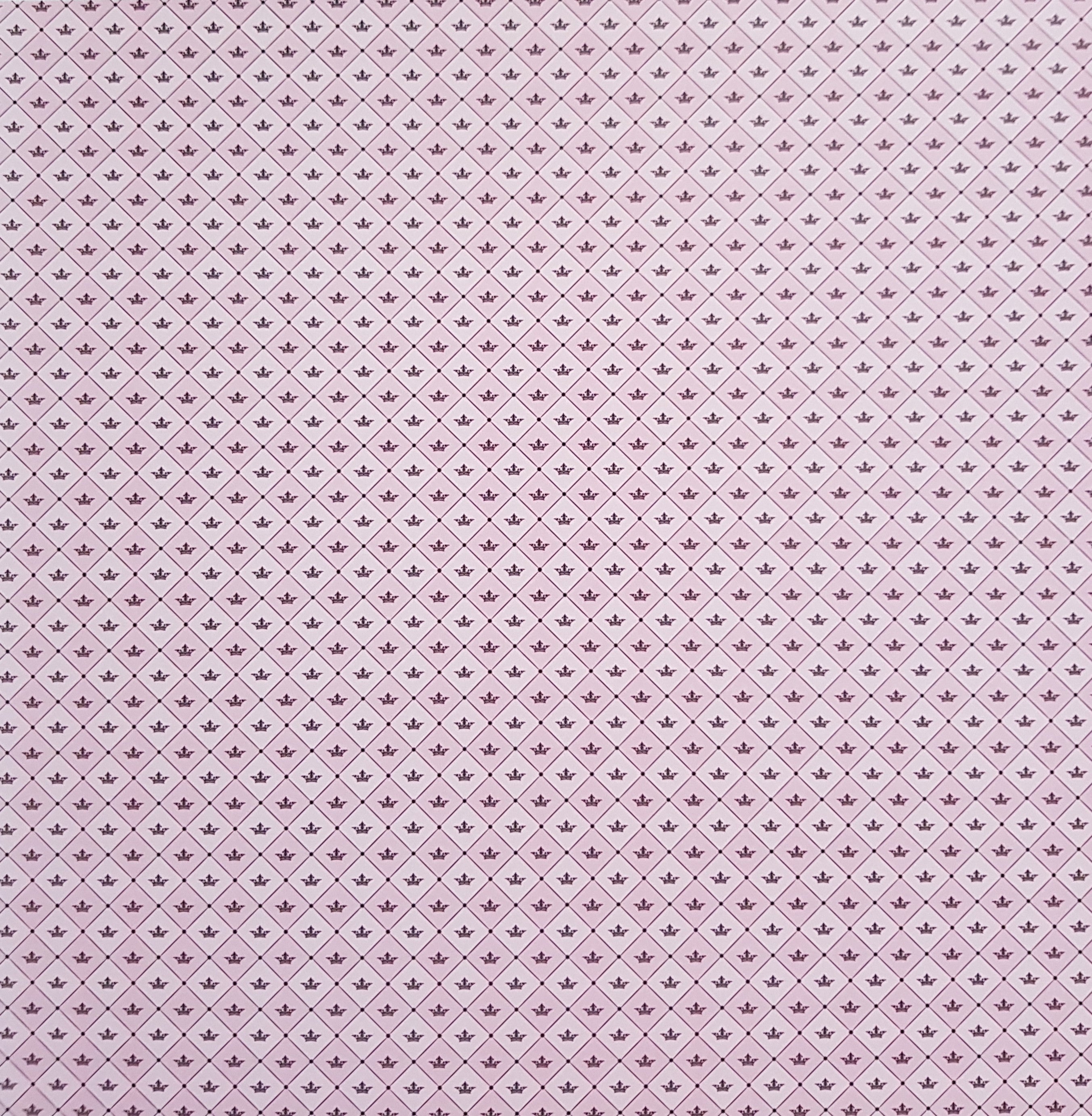 Crealive Paper Pad 200 g/m2 - 12’’ x 12’’ - Pink Paris  Inhalt:  8 Blatt 8 Designs    Spezifikationen:  12’’ x 12’’ (30.5 cm x 30.5 cm) 200 g/m2 einseitig bedruckt säure- und ligninfrei    Dieses Paper Pad ist geeignet für:  Karten Boxen 3D-Projekte Geschenkboxen & Verpackungen Plotten Scrapbooking